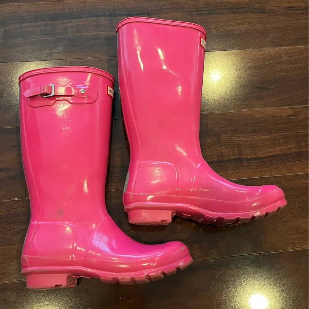 EUC - Hunter Hot Pink High Calf Rain Boots - Girls Size 6  - with box